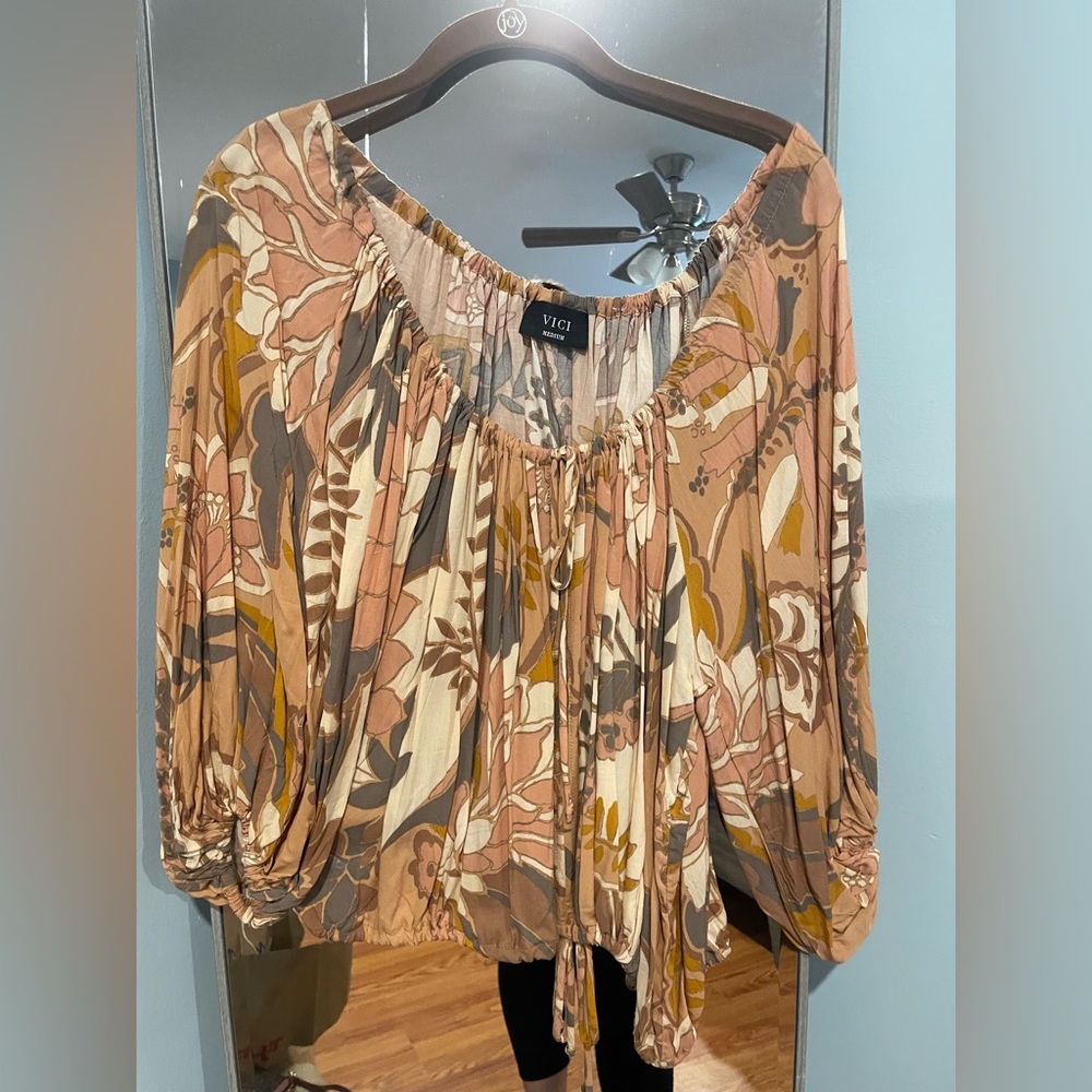 Never worn Vici Floral Top